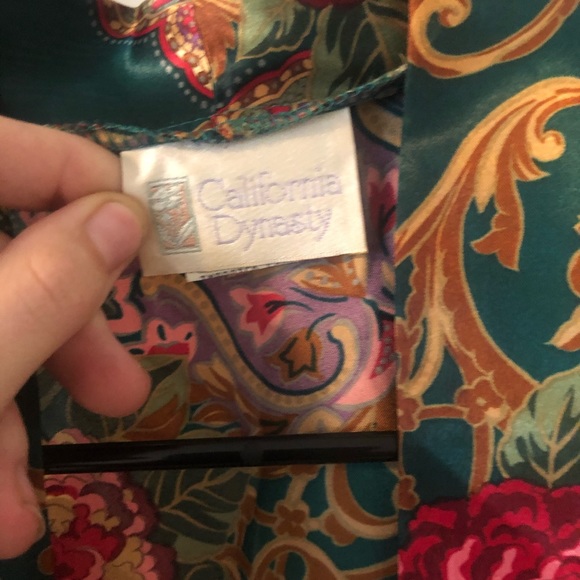 Robe - Picture 3 of 3